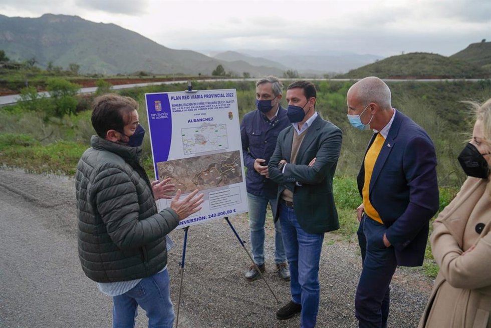 El Plan Viario 2022 de la Diputación de Almería renovará la carretera que une Albanchez con Rambla Aljibe.