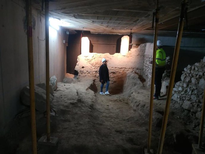 Hacienda integrará en un itinerario cultural único la visita al Palau del Almirall, a las ruinas de la ciudad romana y a los Baños del Almirante