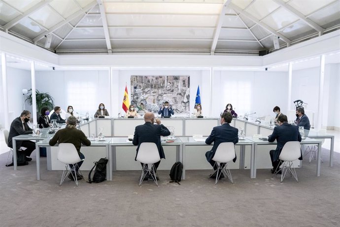 Reunión entre el Gobierno y los agentes sociales en la Moncloa, el 7 de marzo de 2022.
