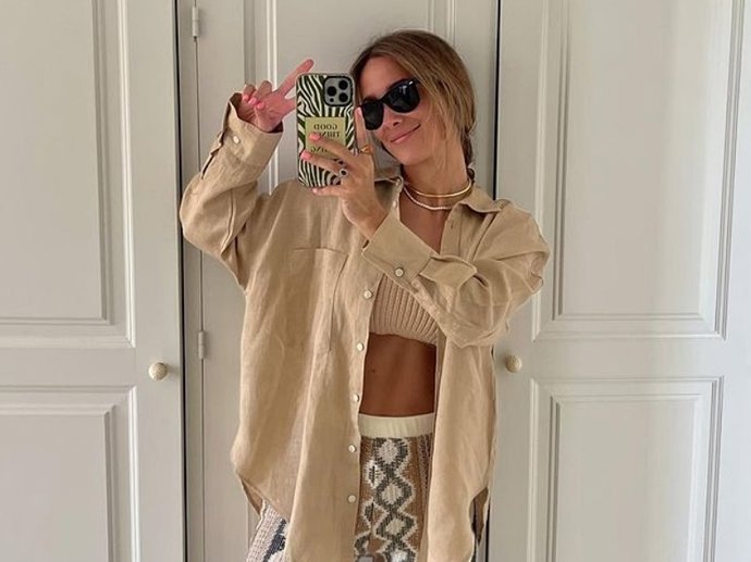 MARÍA POMBO NOS SORPRENDE CON UN LOOK TIERRA ESPECTACULAR PARA ESTA PRIMAVERA