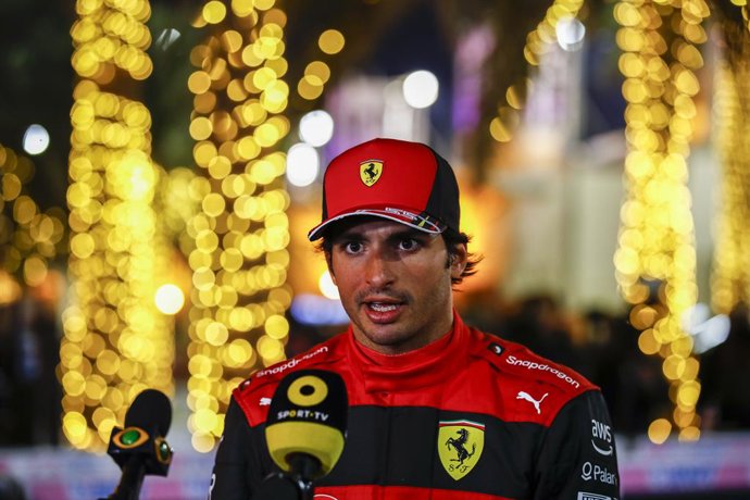 SAINZ Carlos (spa), Scuderia Ferrari F1-75, portrait during the Formula 1 Gulf Air Bahrain Grand Prix 2022, 1st round of the 2022 FIA Formula One World Championship, on the Bahrain International Circuit, from March 18 to 20, 2022 in Sakhir, Bahrain - Ph