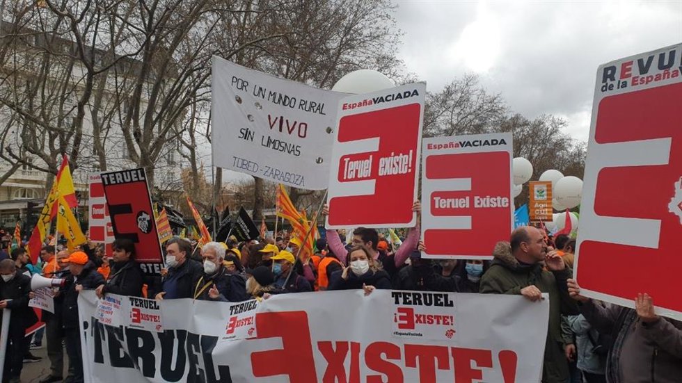 Teruel Existe exige medidas para tener pueblos "vivos" y que el sector primario se trate como estratégico.