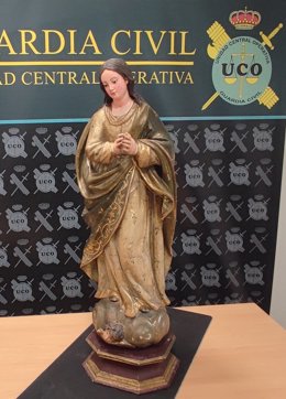 Archivo - Talla de la Inmaculada recuperada por la Guardia Civil.