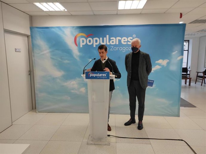 El PP plantea medidas para mejorar la situación del sector agroalimentario y una rebaja fiscal de los carburantes.