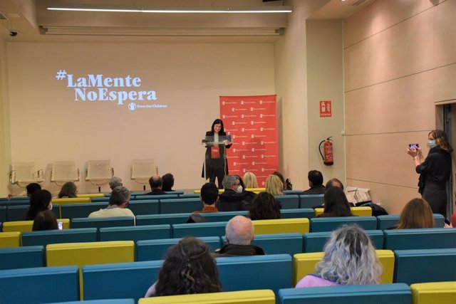 La ministra de Sanidad, Carolina Darias, en la inauguración de 'La mente no espera: la salud mental en la infancia y la adolescencia', organizado por Save the Children y celebrado en la Casa Árabe. En Madrid (España), a 21 de marzo de 2022.