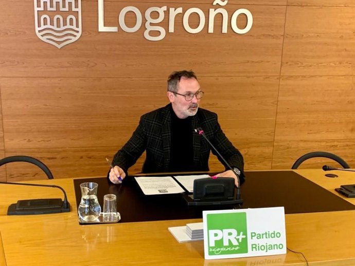 El portavoz del Grupo Municipal del Partido Riojano, Rubén Antoñanzas, ha anunciado esta mañana la presentación de una moción en el Pleno del próximo mes de abril relativa a los murales y vidrieras de la antigua estación de tren
