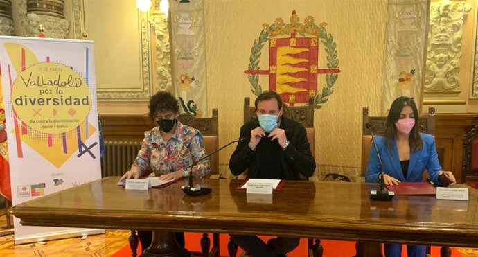Acto institucional del Día contra la Discriminación Racial en el Ayuntamiento de Valladolid.