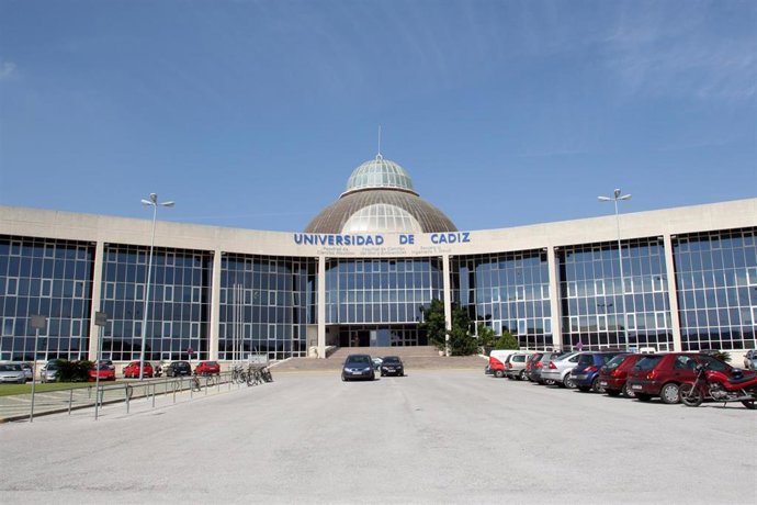 Archivo - Entrada de la Universidad de Cádiz. (Foto de archivo)