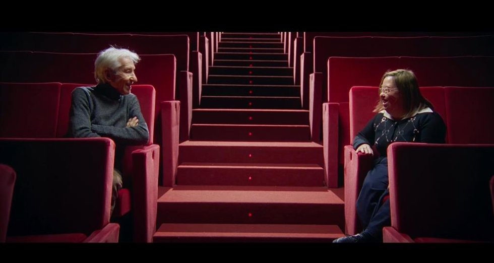Sacristán y Amparo en un momento del spot