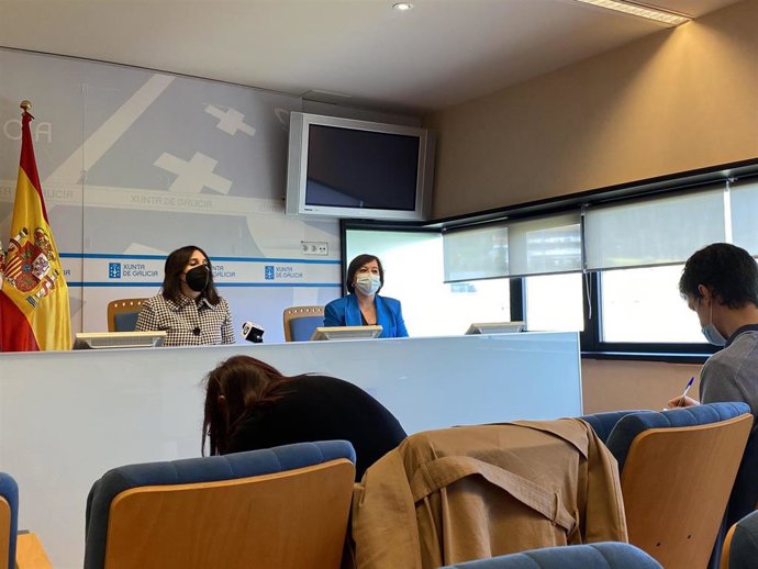 La conselleira de Emprego e Igualdade, María Jesús Lorenzana, en rueda de prensa.