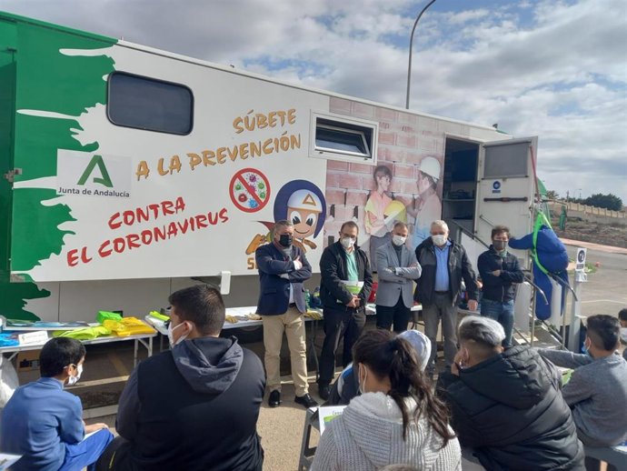 Aprende a crecer con seguridad'  en el CEIP Los Almendros de Almería