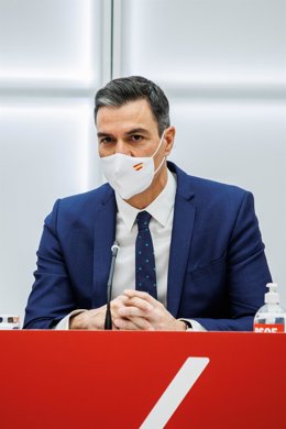 Archivo - El secretario general del PSOE y presidente del Gobierno, Pedro Sánchez, preside la reunión de la Ejecutiva Federal del PSOE, en la sede socialista de la calle Ferraz, a 17 de enero de 2022, en Madrid, (España).