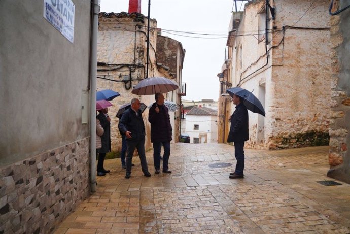 El vicepresidente segundo y conseller de Vivienda y Arquitectura Bioclimática, Héctor Illueca, se ha reunido con el alcalde de Benlloc, Angel Ribés