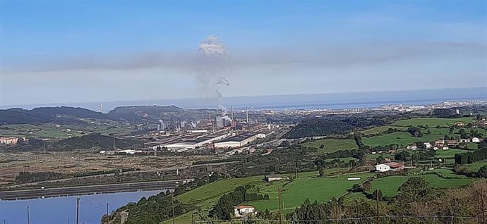 Archivo - Contaminación en Gijón.