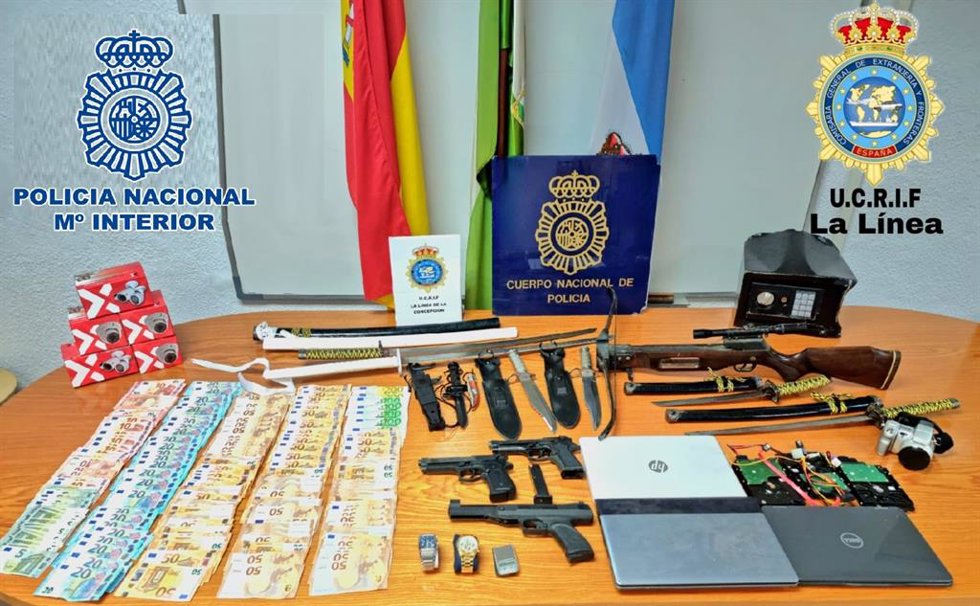 Material intervenido por la Policía Nacional en Conil de la Frontera.