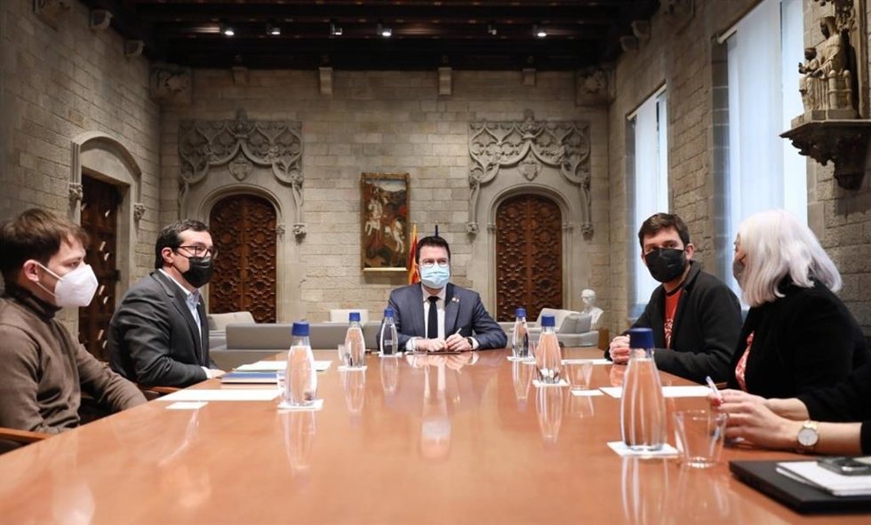 El Sindicat de Llogateres en una reunión con el presidente de la Generalitat, Pere Aragons, este lunes