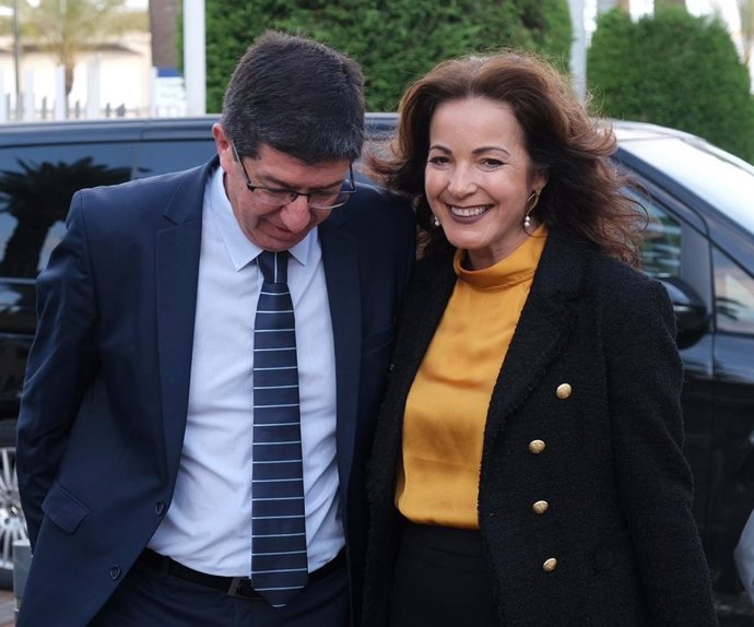 La coordinadora de Cs en Huelva, María Ángeles Muriel, junto a Juan Marín, vicepresidente de la Junta y consejero de Justicia, además de coordinador de Cs en Andalucía.