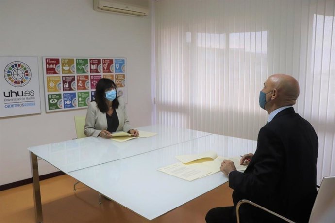 Reunión entre la UHU y la Fundación Cepsa.