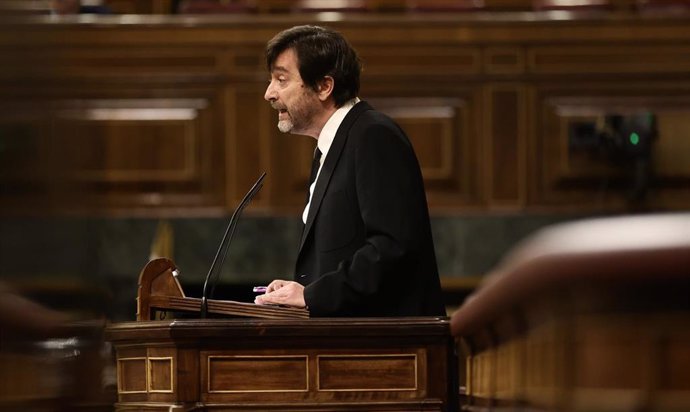 El secretario de Horizonte Republicano de Podemos y diputado de Unidas Podemos, Rafa Mayoral, interviene en una sesión plenaria en el Congreso de los Diputados, a 17 de marzo de 2022, en Madrid (España). 