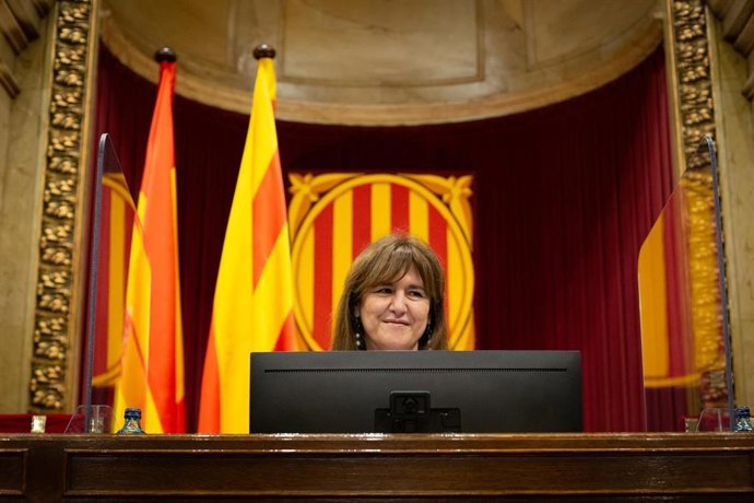 Archivo - La presidenta del Parlament, laura Borrs, en un pleno en el Parlament, a 9 de febrero de 2022, en Barcelona, Cataluña (España). El Parlament reanuda su primer pleno desde la retirada del escaño del exdiputado de la CUP, Pau Juvill. En la ses