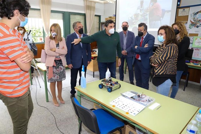 Archivo - Sevilla.-Un total de 27 estudiantes de 18 centros de Sevilla competirá en la fase autonómica de las Olimpiadas de FP