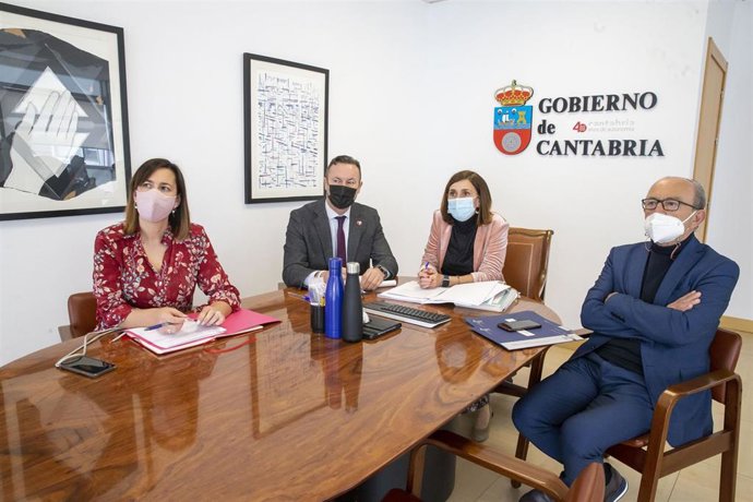 Los consejeros de Presidencia, Economía y de Desarrollo Rural participan en la reunión de la Conferencia Sectorial para el Plan de respuesta a la guerra de Ucrania.