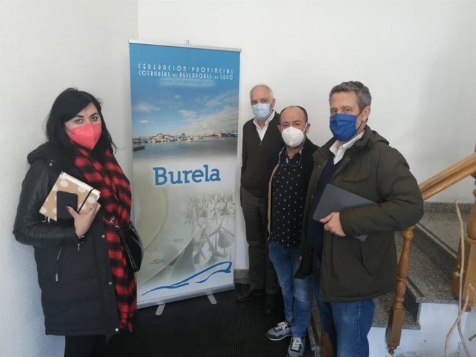 Jaime de Olano y Elena Candia (PP) en una reunión con el sector de la pesca en Burela
