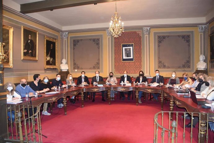 Pleno del Ayuntamiento de Barbastro.