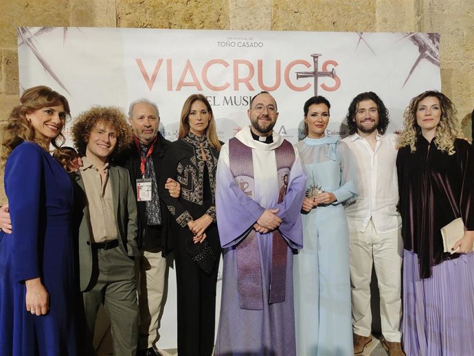 Elenco de Viacrucis el Musical.