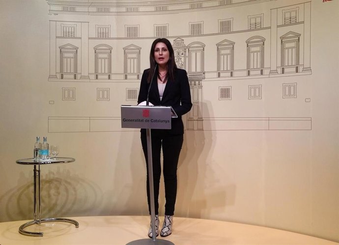 La diputada del PP en el Parlament Lorena Roldán en rueda de prensa tras la reunión sobre Ucrania