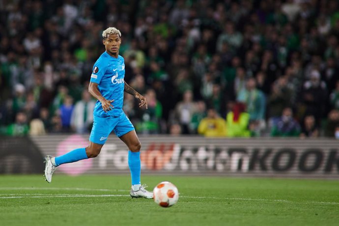 Wilmar Barrios of Zenit in action during the UEFA Europa League Knockout Round Play-Offs Leg One match between Real Betis and Zenit de San Petersburgo at Ramon Sanchez-Pizjuan stadium on February 24, 2022, in Sevilla, Spain.