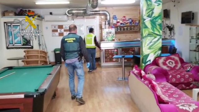 La Guardia Civil de Huelva detiene a ocho personas relacionadas con dos asociaciones cannábicas ilegales