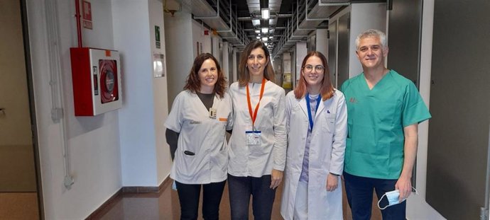 De izquierda a derecha, Elisa Nicolás, María Sabater, Cristina Gil y Juan Ramón Gimeno, investigadores del CIBER de Enfermedades Cardiovasculares (CIBERCV) en el IMIB