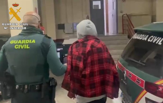 El detenido como presunto autor de abusos sexuales a una menor en Astillero