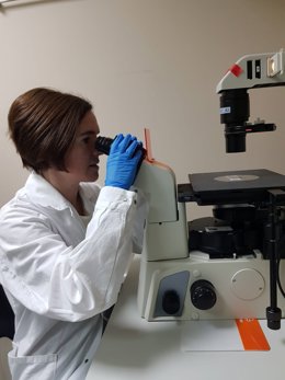 La coordinadora de Calidad e Instalaciones GMP de la Red Andaluza de Diseño y Traslación de Terapias Avanzadas , Gloria Carmona