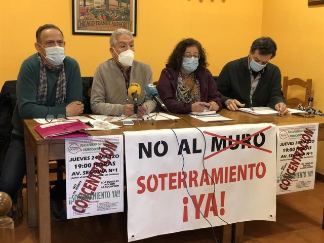 De izquierda a derecha: Cecilio Vadillo, Alfonso Peña, Pino Lozano y José Luis Lara.