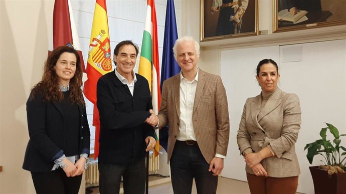 Ayuntamiento de Logroño y Asociación Cultural de Sumilleres de La Rioja colaboran en programa de formación en sumillería