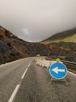 La Comunidad realiza una obra de emergencia en la carretera de Cedaceros para reparar los daños provocados por lluvias