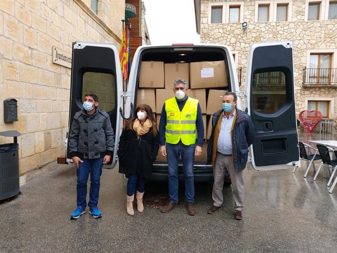 Policías organizan caravanas solidarias para llevar alimentos y material sanitario a los ucranianos