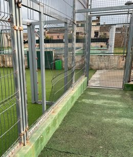 Archivo - Desperfectos en las instalaciones deportivas de Sencelles.