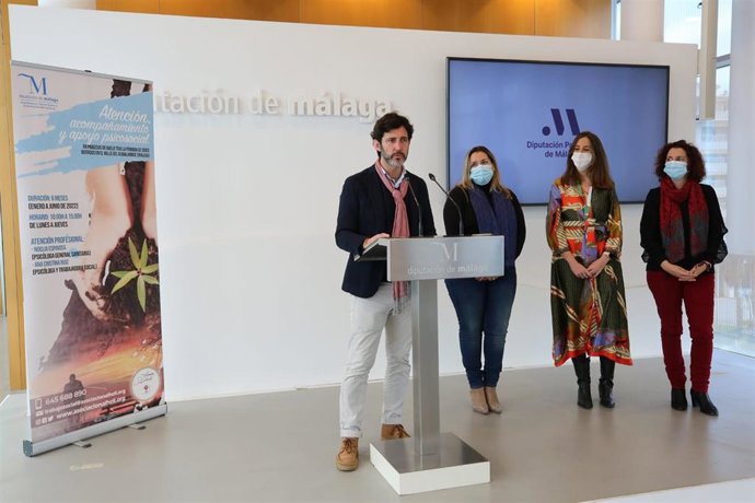 El diputado de Tercer Sector, Francisco José Martín, presenta el proyecto de la Asociación Alhelí impulsado por la Diputación para atender a personas del Valle del Guadalhorce que atraviesan un proceso de duelo