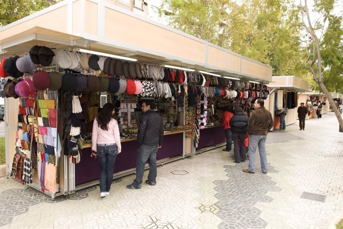 Puesto navideño de venta ambulante en Cartagena