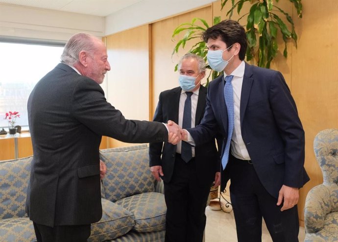 El presidente de la Diputación, Fernando Rodríguez Villalobos, recibe al embajador de Malta, Daniel Azzopardi.