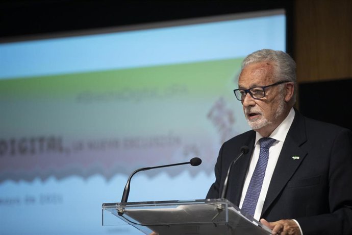 Archivo - El Defensor del Pueblo Andaluz, Jesús Maeztu, en una imagen de archivo