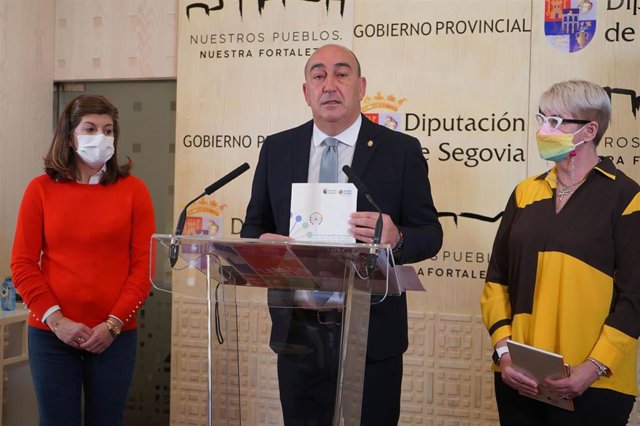 El presidente de la Diputación y responsable del Área de Asuntos Sociales, Miguel Ángel de Vicente, presentando la planificación para este año 2022.