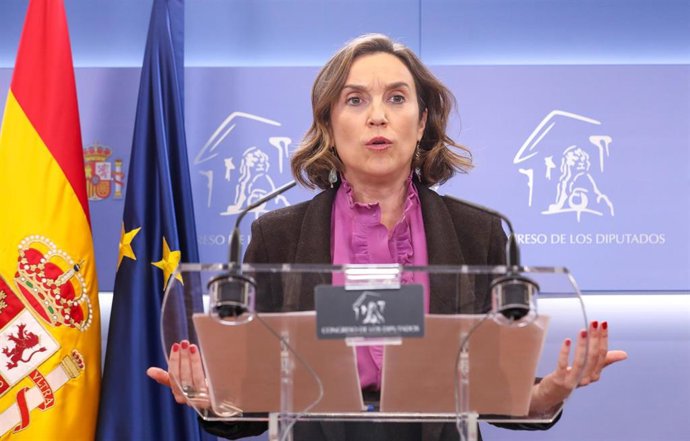 La portavoz del PP en el Congreso de los Diputados, Cuca Gamarra, interviene en una rueda de prensa previa a una reunión de la Junta de Portavoces, en el Congreso de los Diputados, a 22 de marzo de 2022, en Madrid (España).