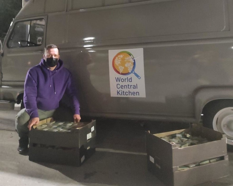 Fundación Damm se vuelca en ayudar a los refugiados que llegan de Ucrania huyendo de la guerra.