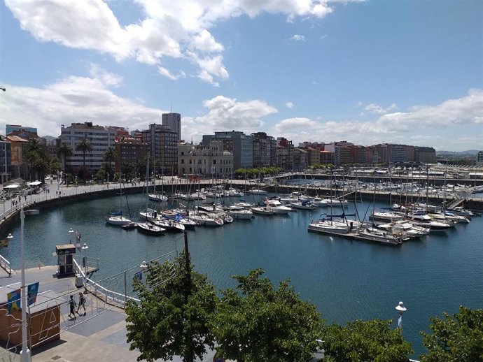 Archivo - Puerto Deportivo de Gijón