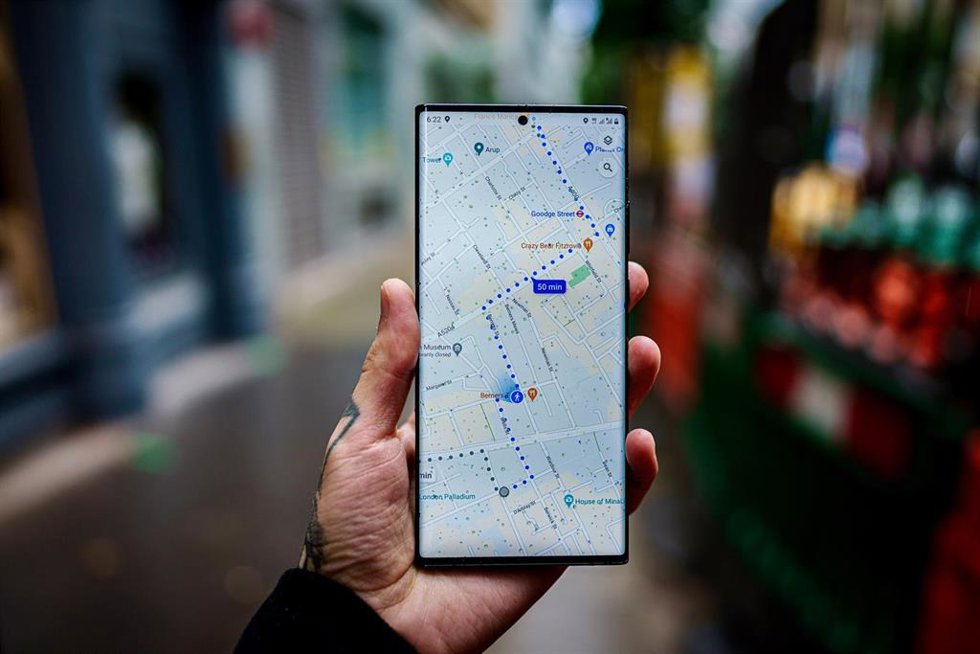 Archivo - Google Maps en un móvil Android.