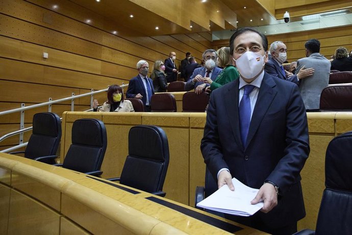 El ministro de Asuntos Exteriores, Unión Europea y Cooperación, José Manuel Albares, en una sesión de control al Gobierno en el Senado, a 22 de marzo de 2022, en Madrid (España). Durante el pleno, los grupos parlamentarios del Senado han cuestionado al 